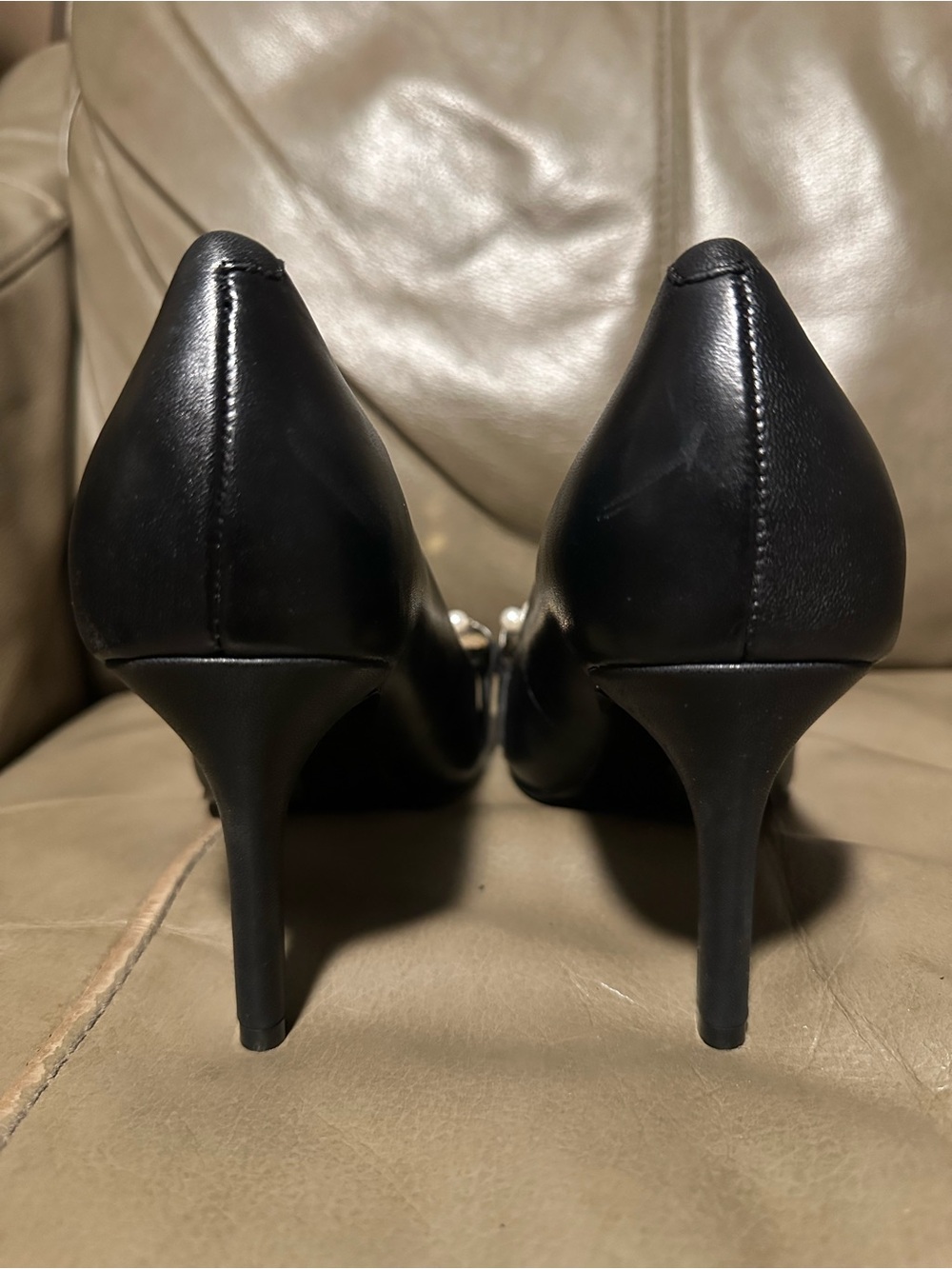 Karl Lagerfeld Paris Sera Black Pointed Toe Heels Gold Chain Pearl Stiletto 9 - Picture 5 of 8